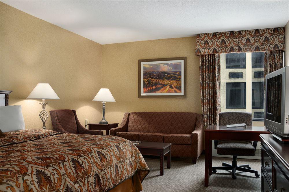 Ramada Plaza Hotel Columbus Cameră foto